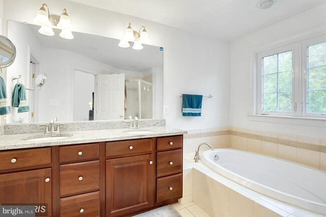 1621 Whitehall Dr in Silver Spring, MD - Building Photo - Building Photo