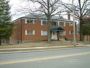 Apple Place Apartments in Cincinnati, OH - Building Photo - Building Photo