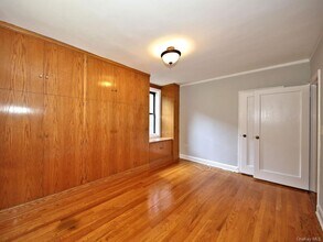 212 Larchmont Acres-Unit -2D in Larchmont, NY - Building Photo - Building Photo