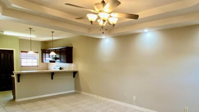 9811 Sterling Loop in Laredo, TX - Building Photo - Building Photo