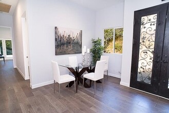 3841 Ridgemoor Dr in Studio City, CA - Building Photo - Building Photo