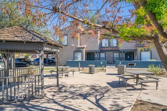 Town Square in Glendale, AZ - Building Photo - Building Photo