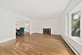 34 Saddle Club Rd in Lexington, MA - Building Photo - Building Photo