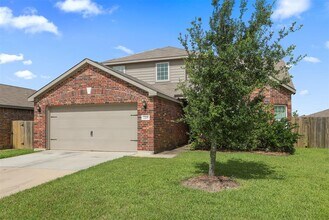 2201 Bowline Rd in La Marque, TX - Building Photo - Building Photo