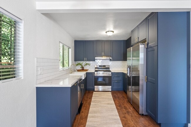 817 N Hobart Blvd in Los Angeles, CA - Building Photo - Building Photo