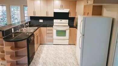 407 S Orion Ave-Unit -D in Clearwater, FL - Building Photo - Building Photo