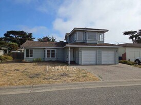1251 Surf Ave in Pacific Grove, CA - Building Photo