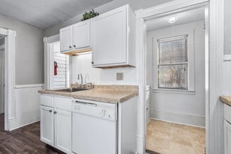 2349 Ferrant Pl in Minneapolis, MN - Building Photo - Building Photo