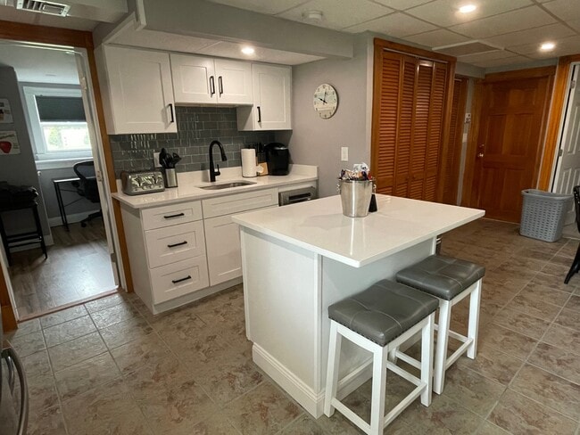 25 Winsor Rd, Unit Unit 2 Apartment in Billerica, MA - Foto de edificio - Building Photo