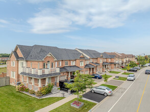 174 Sky Harbour Dr in Brampton, ON - Building Photo - Building Photo