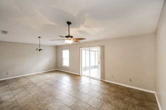 3292 Talisman Drive in Middleburg, FL - Foto de edificio - Building Photo