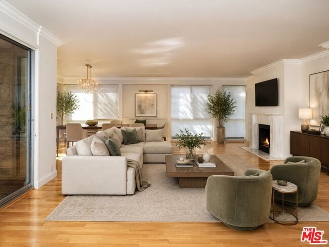 property at 318 N Maple Dr