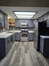 6902 W 3rd Ave in Kennewick, WA - Building Photo - Building Photo