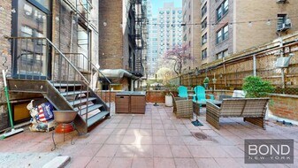 150 E 84th St in New York, NY - Building Photo