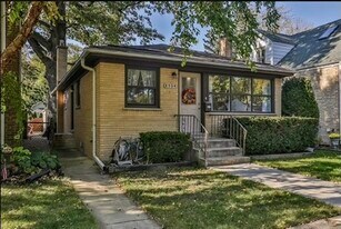 8534 Morton Ave in Morton Grove, IL - Building Photo