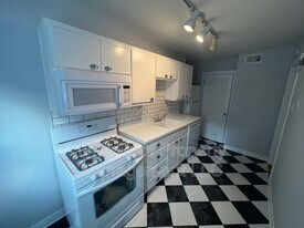 4532 Broadway Blvd in Kansas City, MO - Building Photo