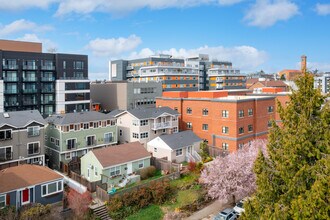 4527 41st Ave SW in Seattle, WA - Building Photo - Building Photo