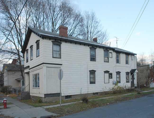 792 Second Ave in Brunswick, NY - Building Photo - Building Photo