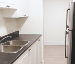 969 Regent Street in Fredericton, NB - Building Photo