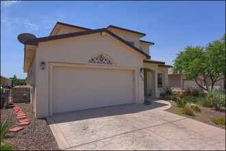 7228 Longspur Drive in El Paso, TX - Building Photo - Building Photo