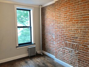 438 W 52nd St in New York, NY - Building Photo - Building Photo