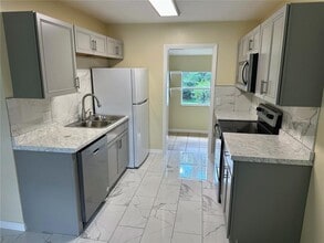 39346 Rusbe Dr in Zephyrhills, FL - Building Photo - Building Photo