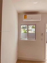 931 Opa-locka Blvd in Opa Locka, FL - Foto de edificio - Building Photo