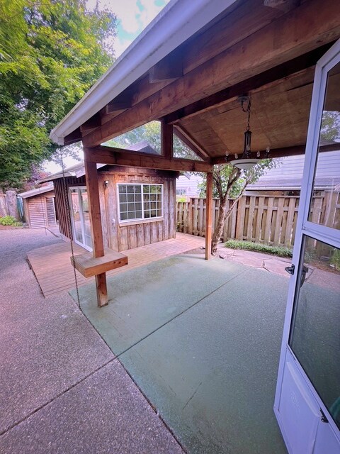 3561 SW 25th St in Gresham, OR - Foto de edificio