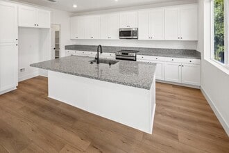 1001 Utah Dr in Placerville, CA - Foto de edificio - Building Photo