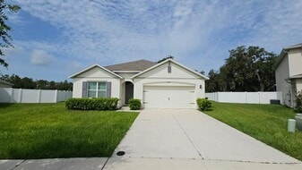 3639 Scarlet Oak Dr in St. Cloud, FL - Building Photo