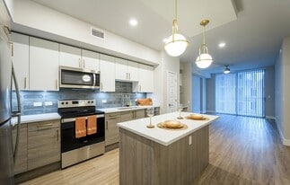 Treo Apartments in Fort Lauderdale, FL - Building Photo