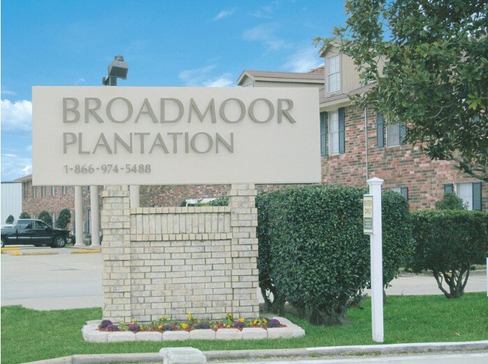 Broadmoor Plantation Apartments in Baton Rouge, LA - Foto de edificio