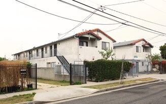 Roselle Courtyard Apartments