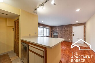 715 W Diversey Pky, Unit 2 in Chicago, IL - Building Photo - Building Photo