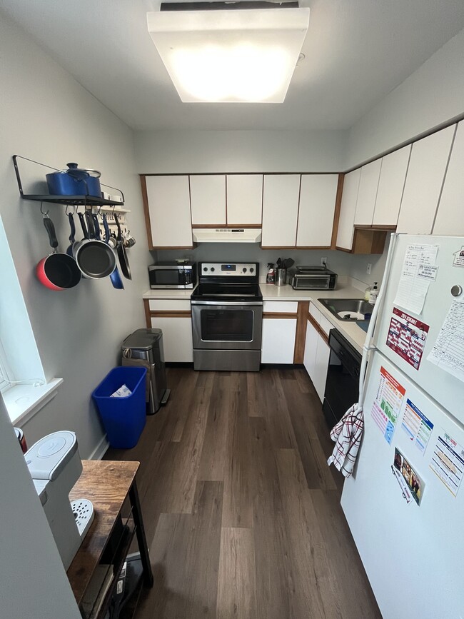 property at 104 Woodside Rd