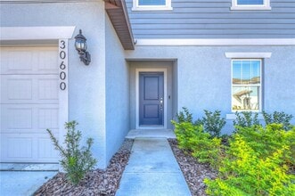 30600 Thunderbird Dr in Wesley Chapel, FL - Building Photo - Building Photo