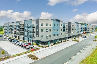 The Outpost Apartments in Arlington, WA - Foto de edificio - Building Photo