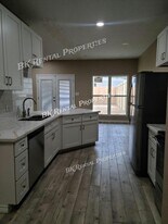 7972 Keith Rd in Lumberton, TX - Building Photo