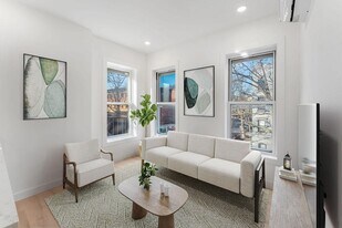 306 Varick St in Jersey City, NJ - Building Photo