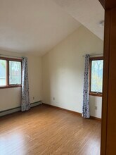 42 Pond St, Unit 3 in Beverly, MA - Building Photo - Building Photo
