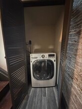 2201 Kemper Ln, Unit LOFT AT 2201 KEMPER LN in Cincinnati, OH - Foto de edificio - Building Photo