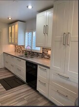 4807 Beck Ave, Unit 15 in North Hollywood, CA - Foto de edificio - Building Photo