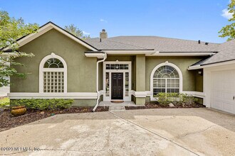 332 Maplewood Dr in Jacksonville, FL - Building Photo - Building Photo