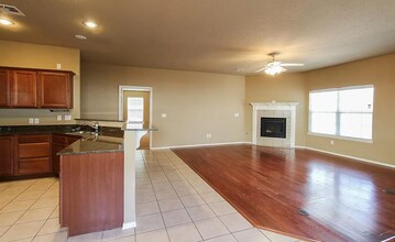 1241 S Holland Dr in Fayetteville, AR - Building Photo - Building Photo