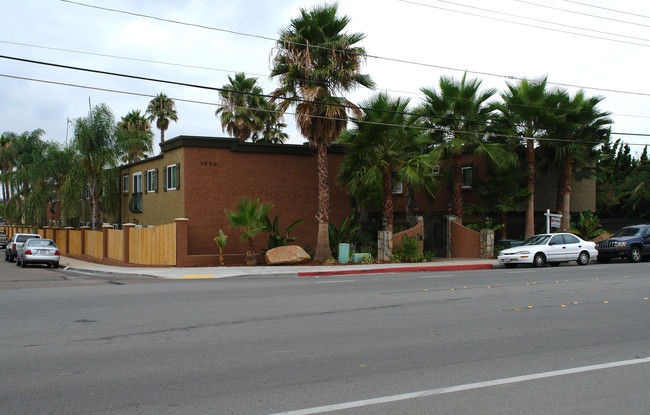 South Mollison Apartments in El Cajon, CA - Building Photo - Building Photo