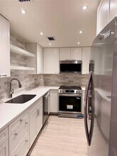 90 Edgewater Dr in Coral Gables, FL - Building Photo - Building Photo