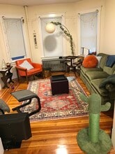 30 Barton St, Unit 1 in Somerville, MA - Foto de edificio - Building Photo