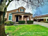 5897 Riverbank Cir in Stockton, CA - Foto de edificio - Building Photo