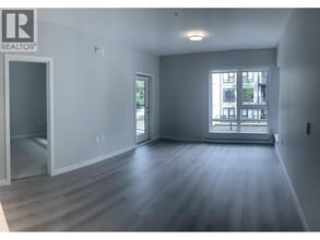 615 Cottonwood Ave in Coquitlam, BC - Building Photo - Building Photo