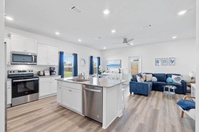 273 Palmeras Marinas Ln in Panama City Beach, FL - Building Photo - Building Photo